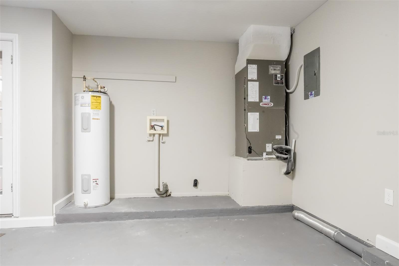 Image 9 of 13 For 8311 Esperanza Street