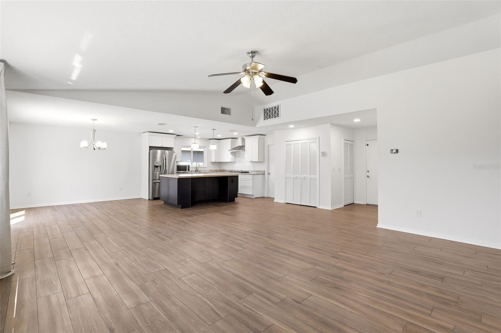 Image 11 of 34 For 7326 Wethersfield Drive