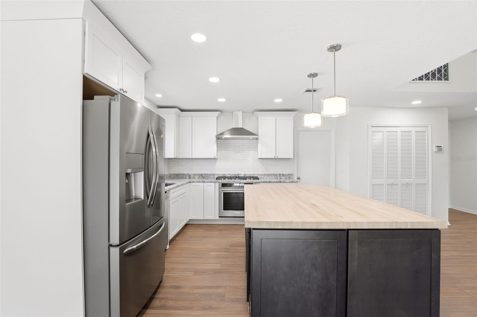 Image 14 of 34 For 7326 Wethersfield Drive