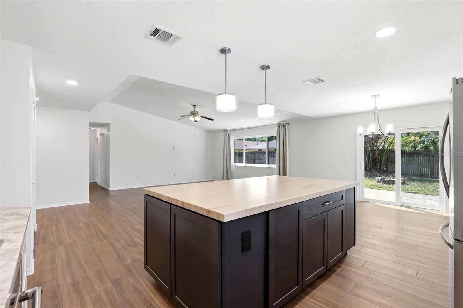 Image 15 of 34 For 7326 Wethersfield Drive