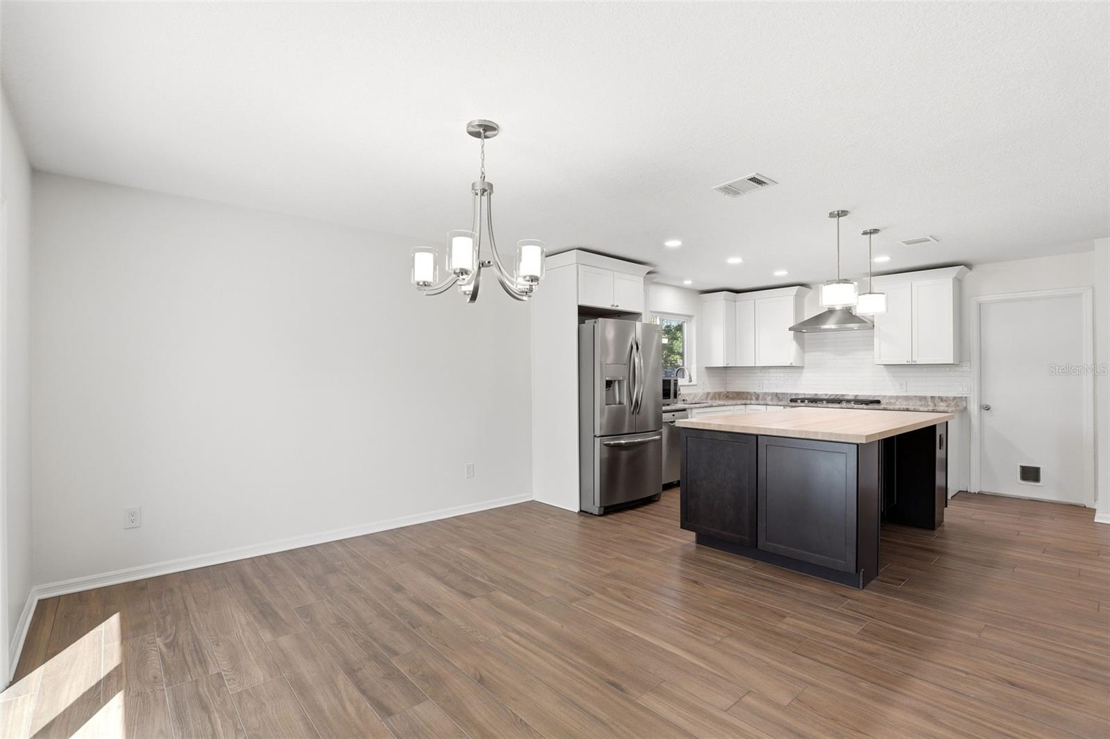 Image 16 of 34 For 7326 Wethersfield Drive