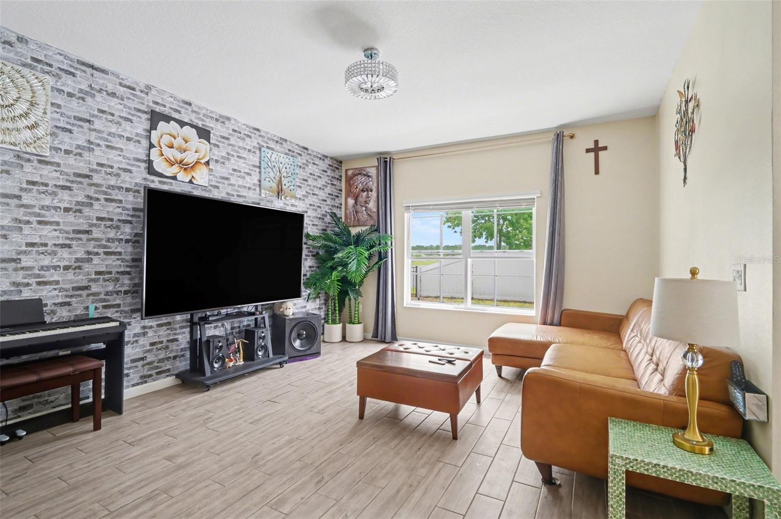 Image 4 of 24 For 1073 Wanderer Drive