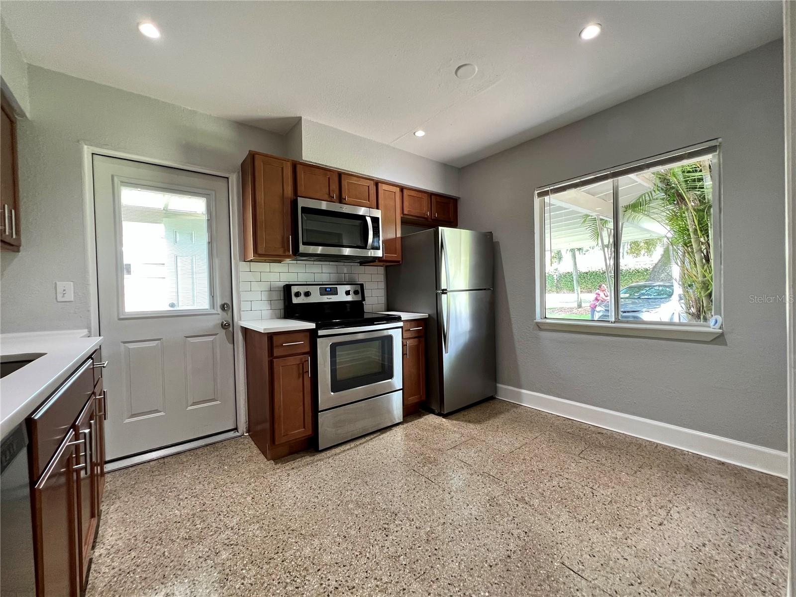 Image 11 of 13 For 2503 Kaley Avenue