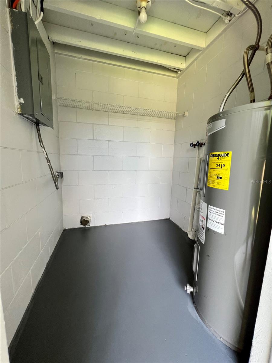 Image 12 of 13 For 2503 Kaley Avenue