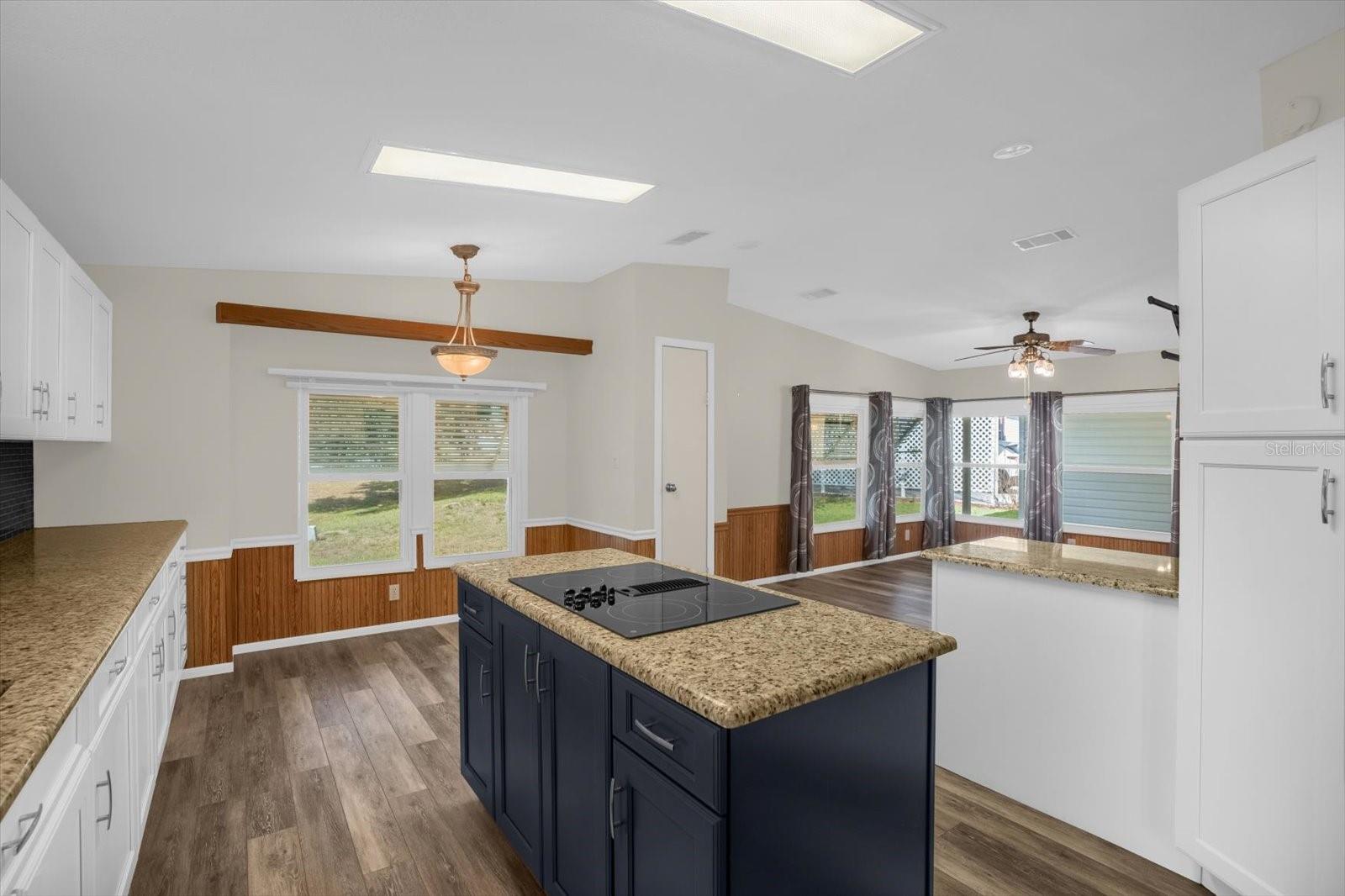 Image 10 of 52 For 4114 Myrtle Oak Court 852