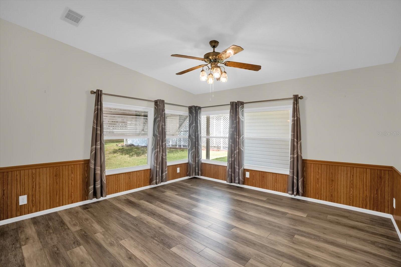 Image 12 of 52 For 4114 Myrtle Oak Court 852