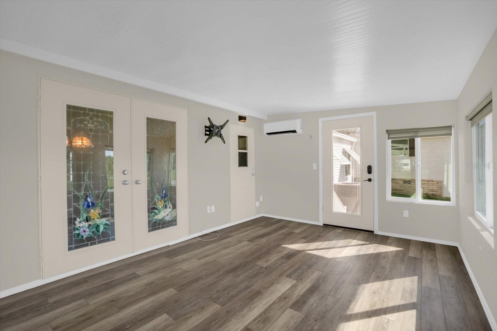 Image 17 of 52 For 4114 Myrtle Oak Court 852