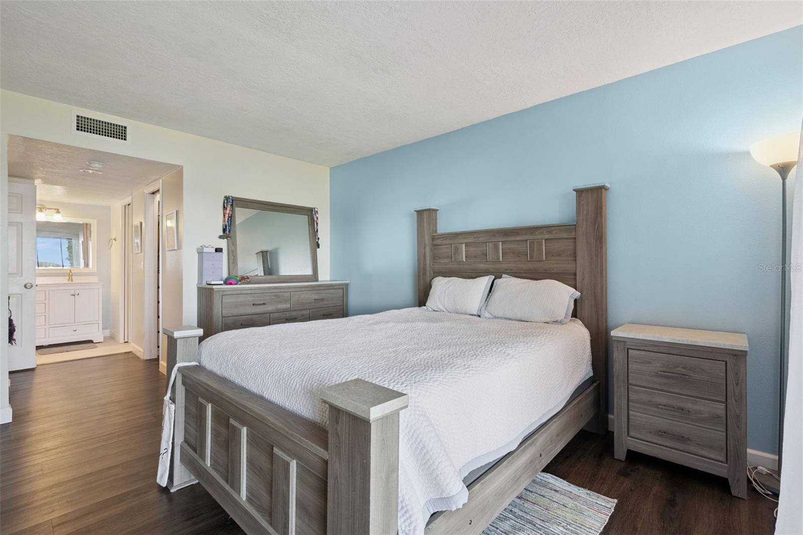 Image 12 of 35 For 4109 Fairview Vista Point 114