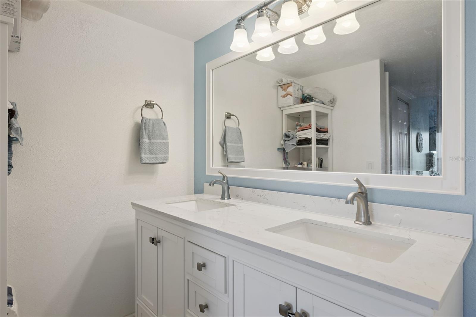 Image 16 of 35 For 4109 Fairview Vista Point 114