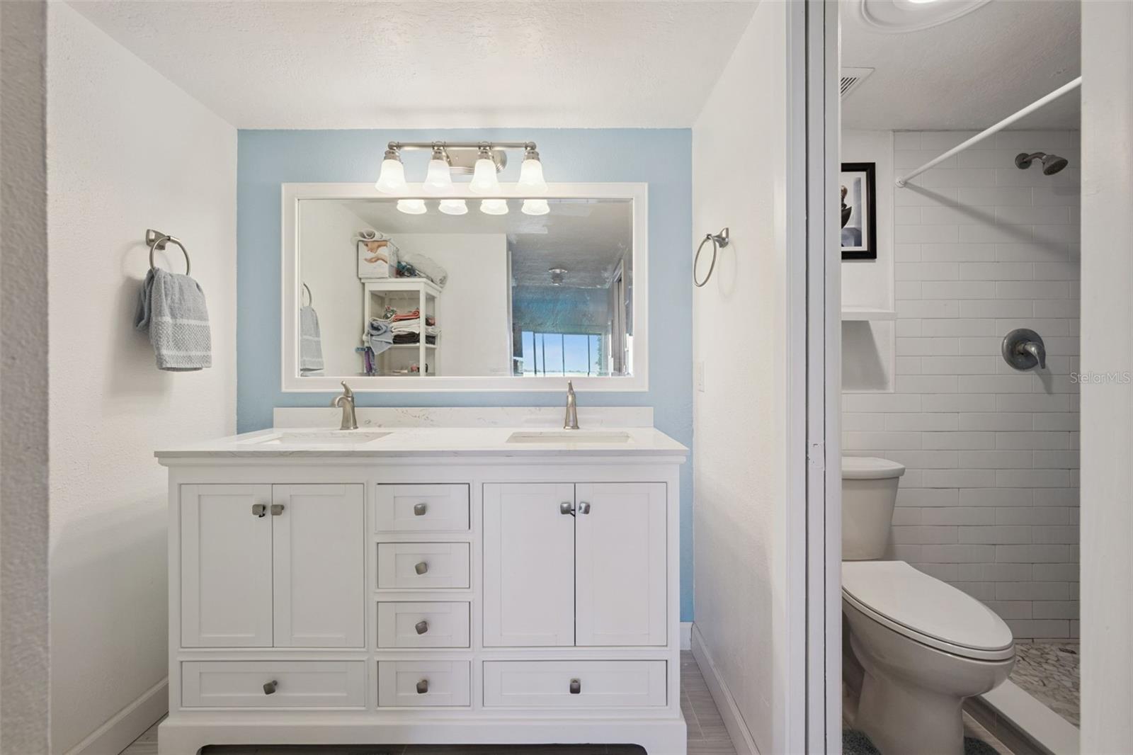 Image 17 of 35 For 4109 Fairview Vista Point 114