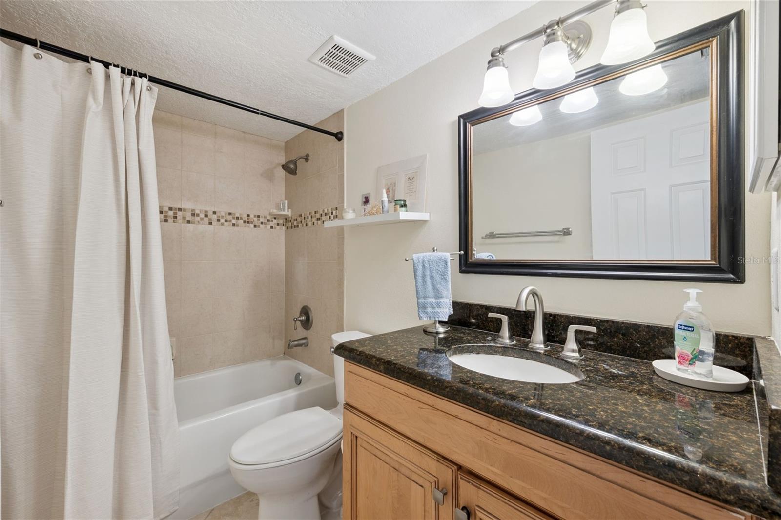 Image 19 of 35 For 4109 Fairview Vista Point 114