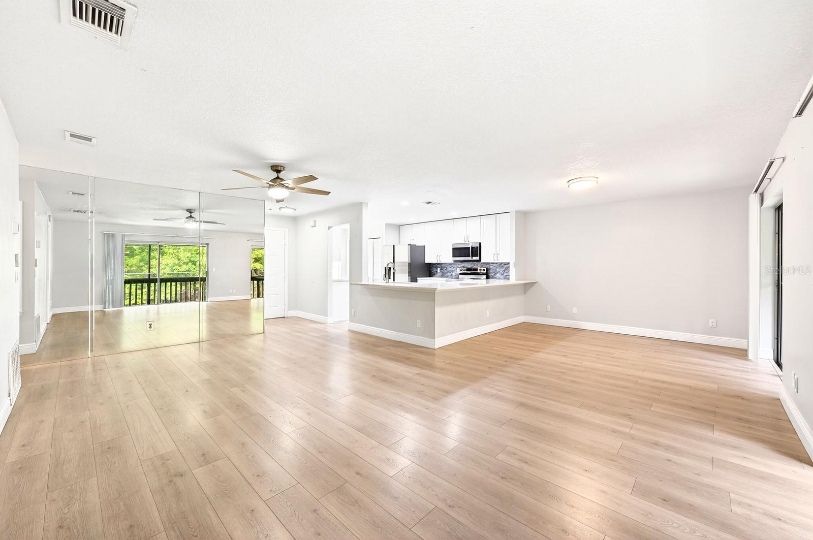 Image 11 of 39 For 600 Northern Way 302