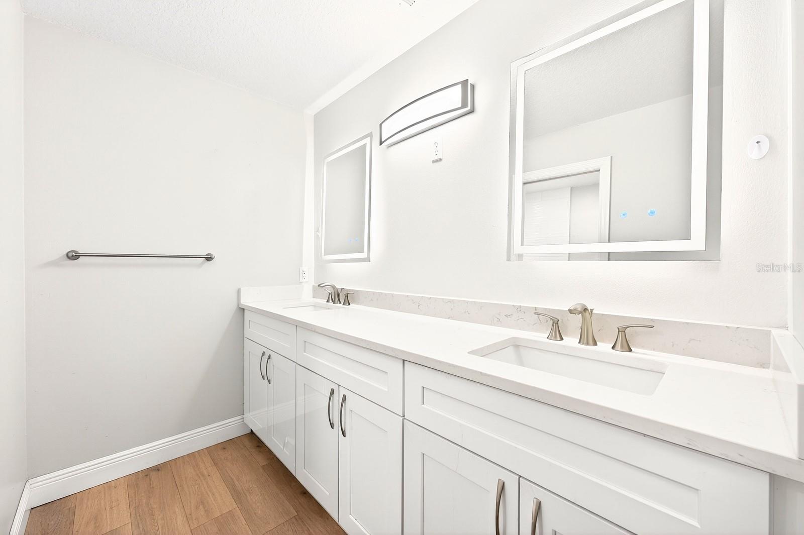 Image 15 of 39 For 600 Northern Way 302