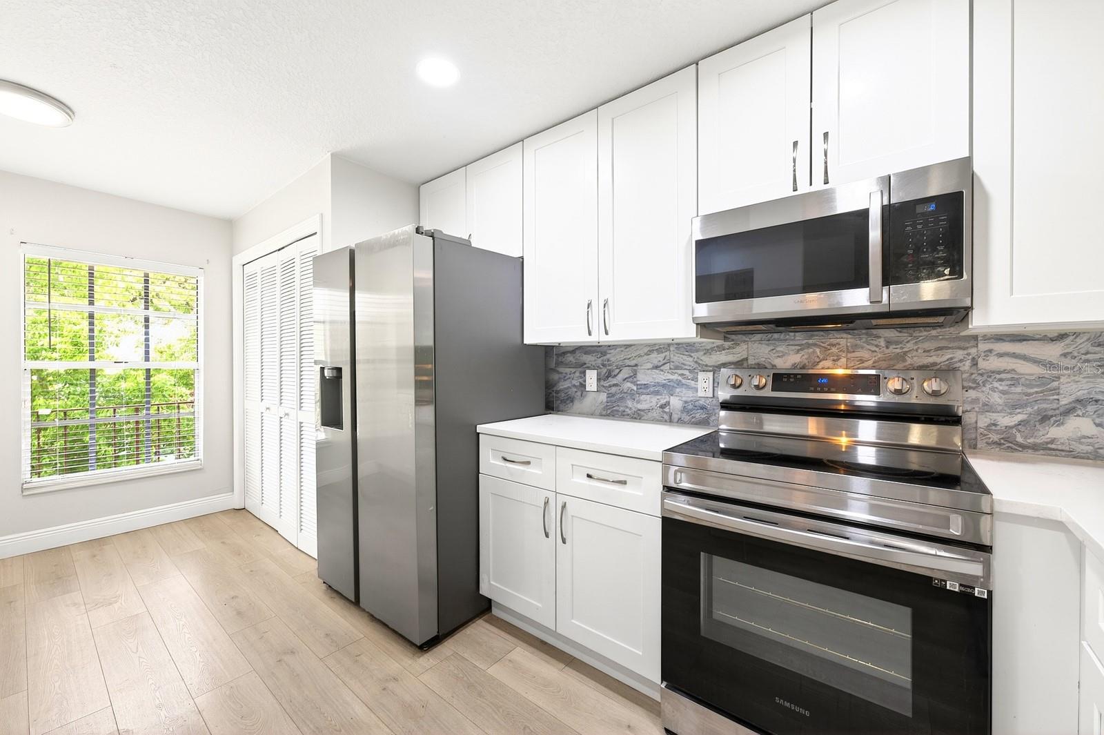 Image 4 of 39 For 600 Northern Way 302