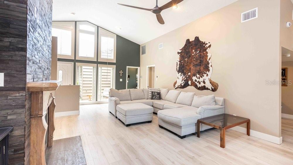 Image 14 of 43 For 106 Country Place