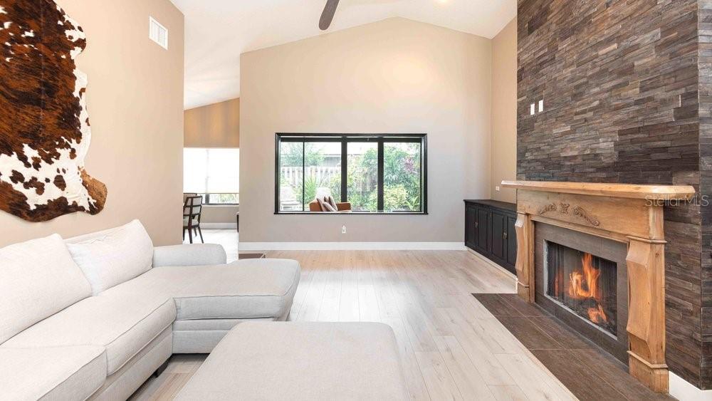 Image 15 of 43 For 106 Country Place