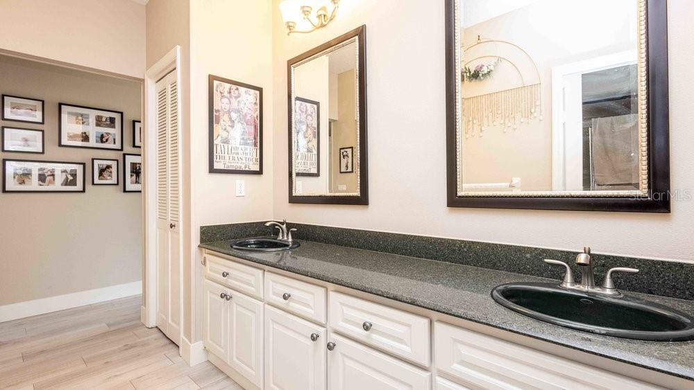 Image 26 of 43 For 106 Country Place