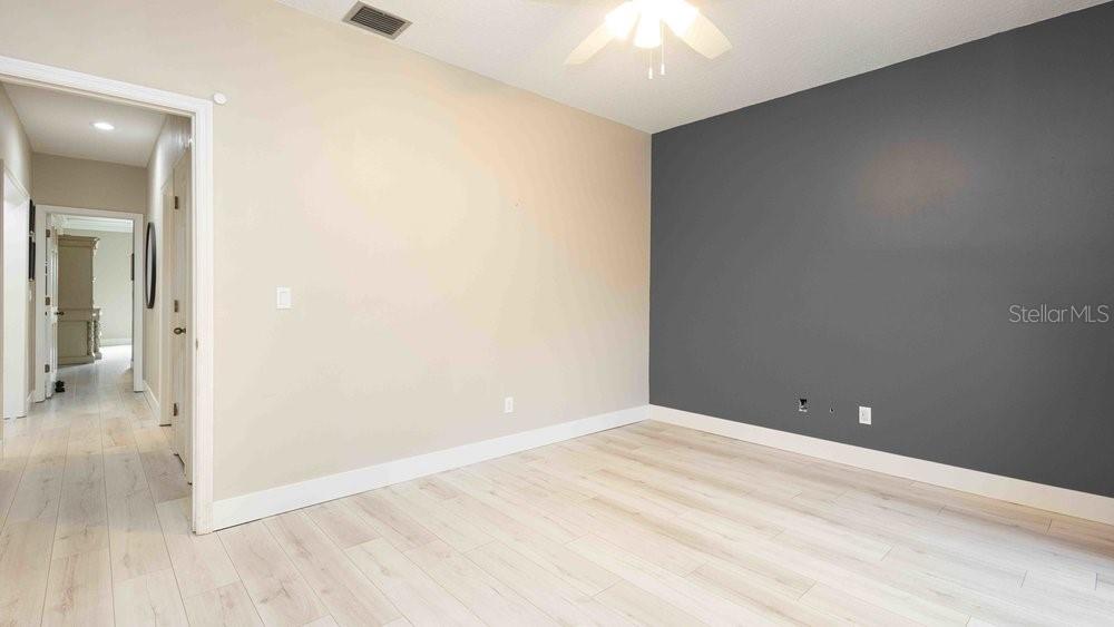 Image 30 of 43 For 106 Country Place