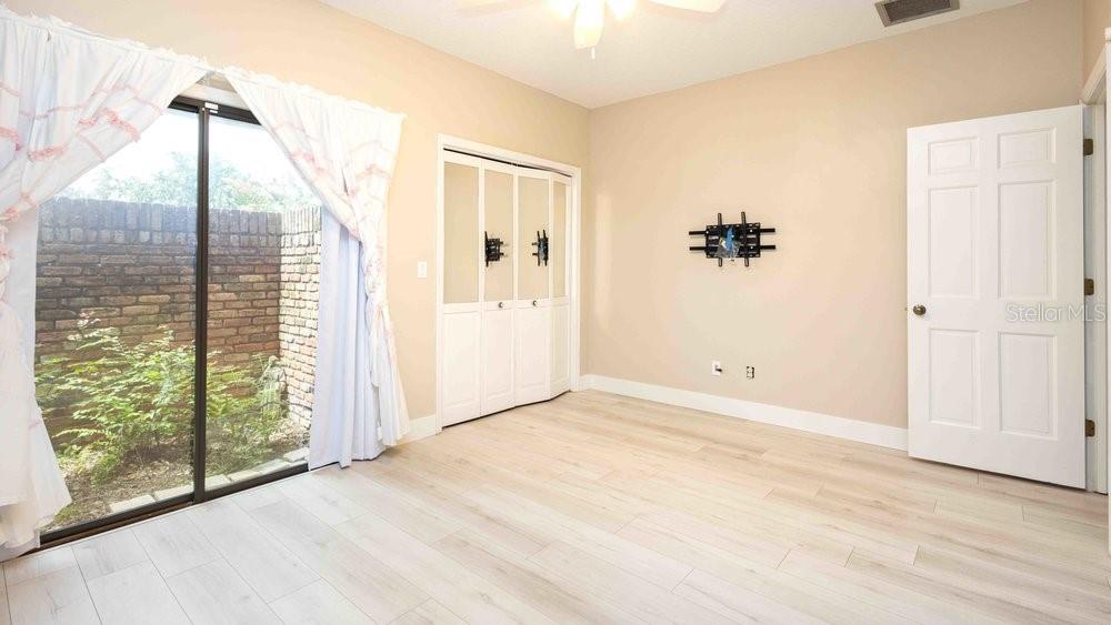 Image 31 of 43 For 106 Country Place