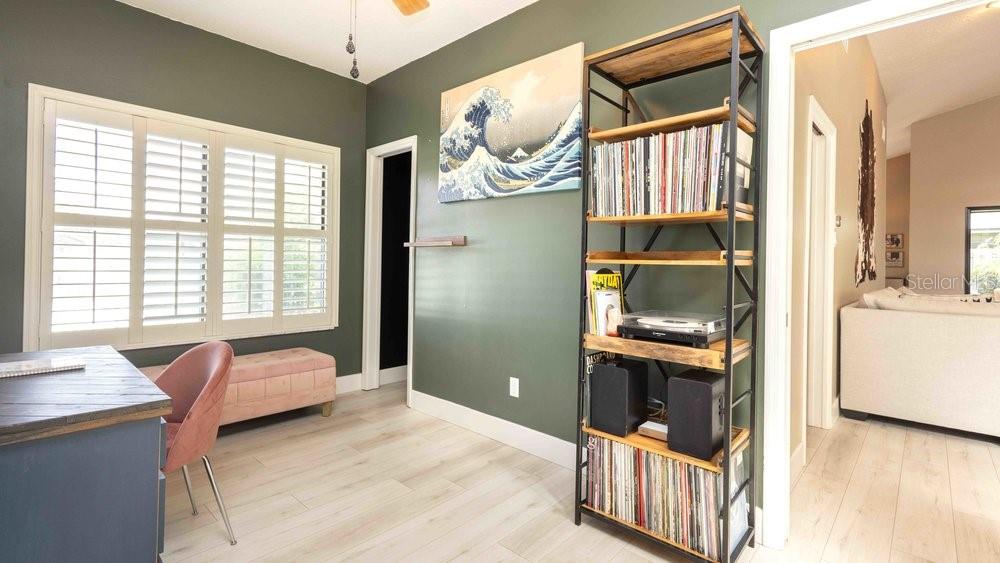 Image 33 of 43 For 106 Country Place