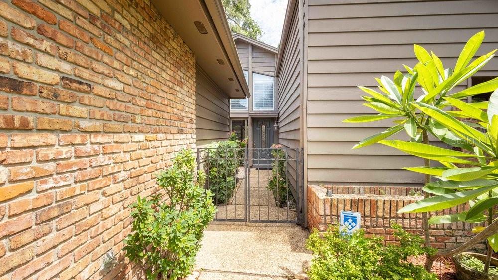 Image 4 of 43 For 106 Country Place