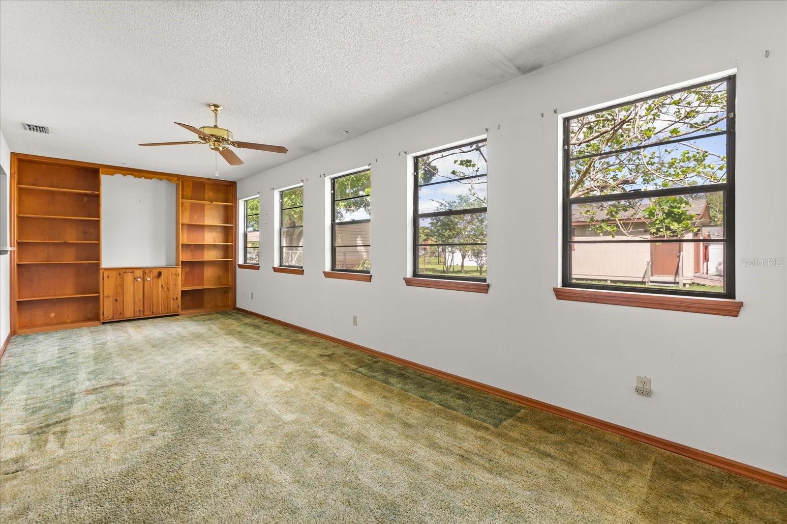 Image 10 of 27 For 407 Wyoming Avenue