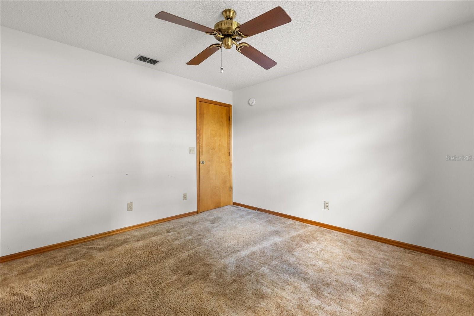 Image 15 of 27 For 407 Wyoming Avenue