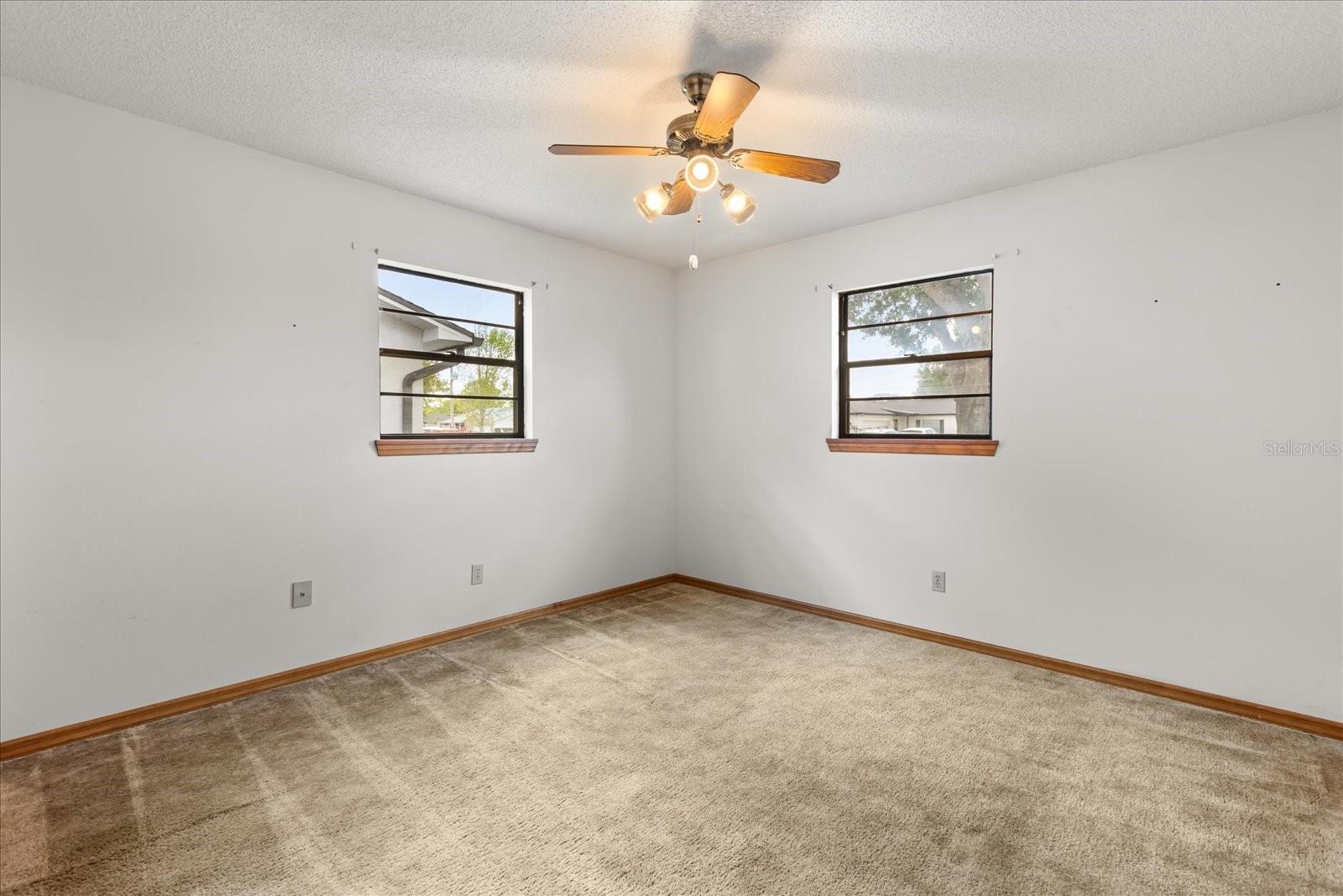 Image 16 of 27 For 407 Wyoming Avenue