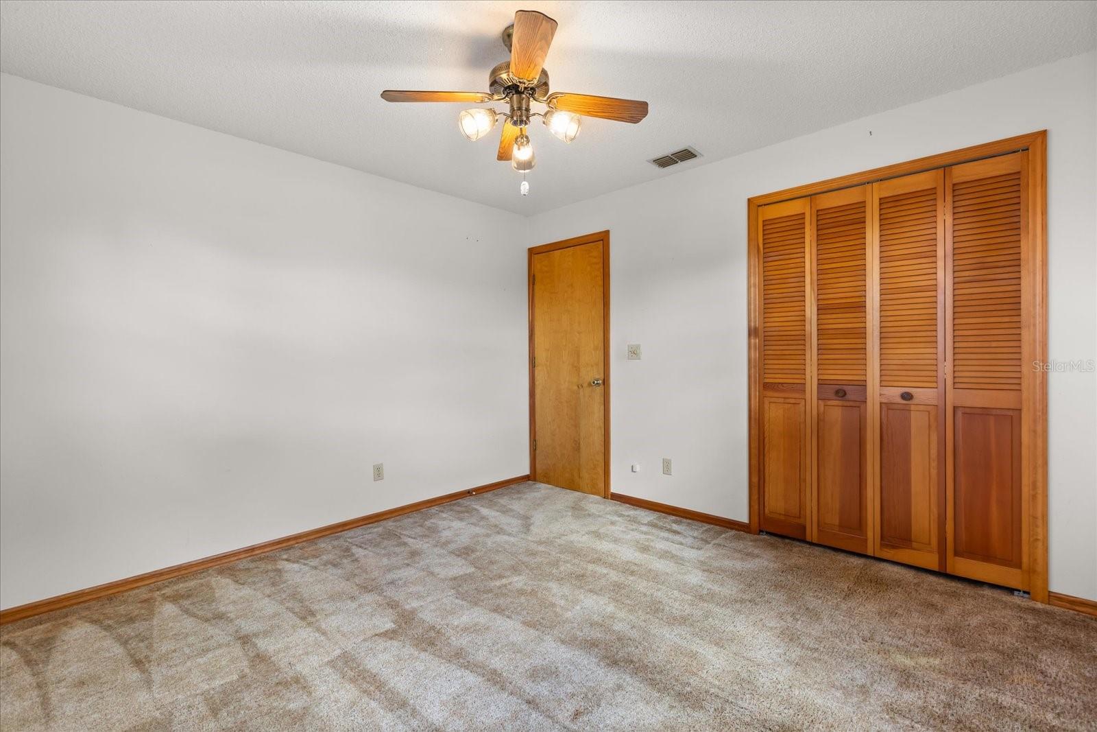 Image 17 of 27 For 407 Wyoming Avenue