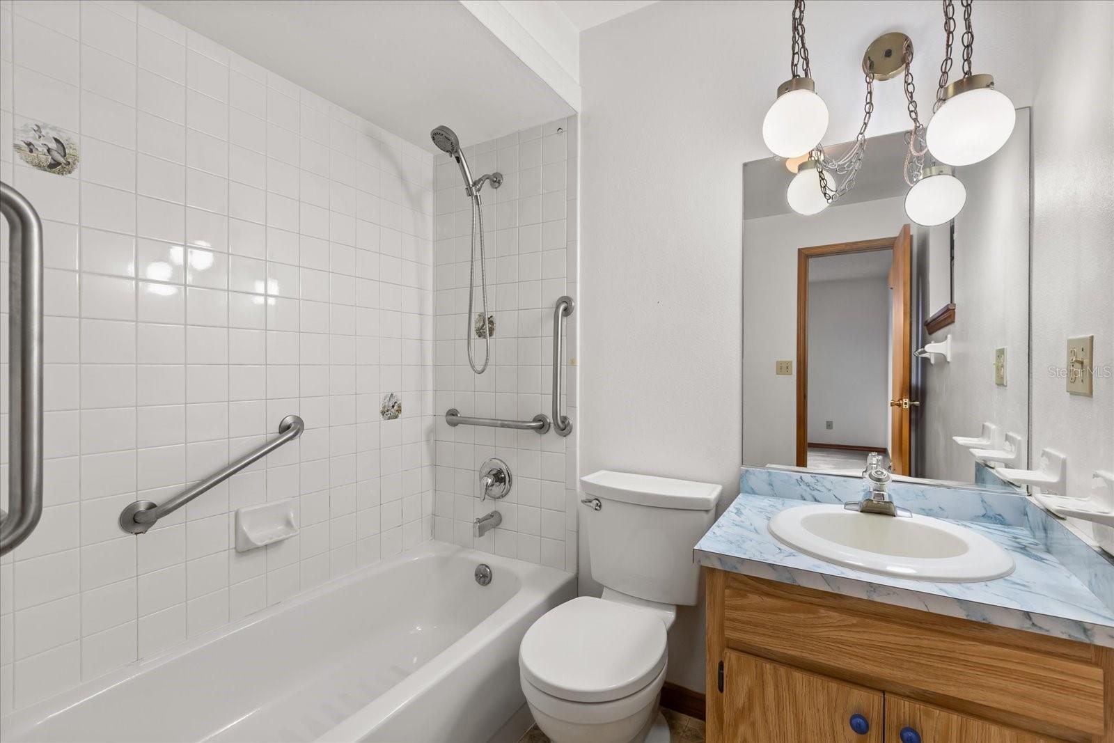 Image 18 of 27 For 407 Wyoming Avenue