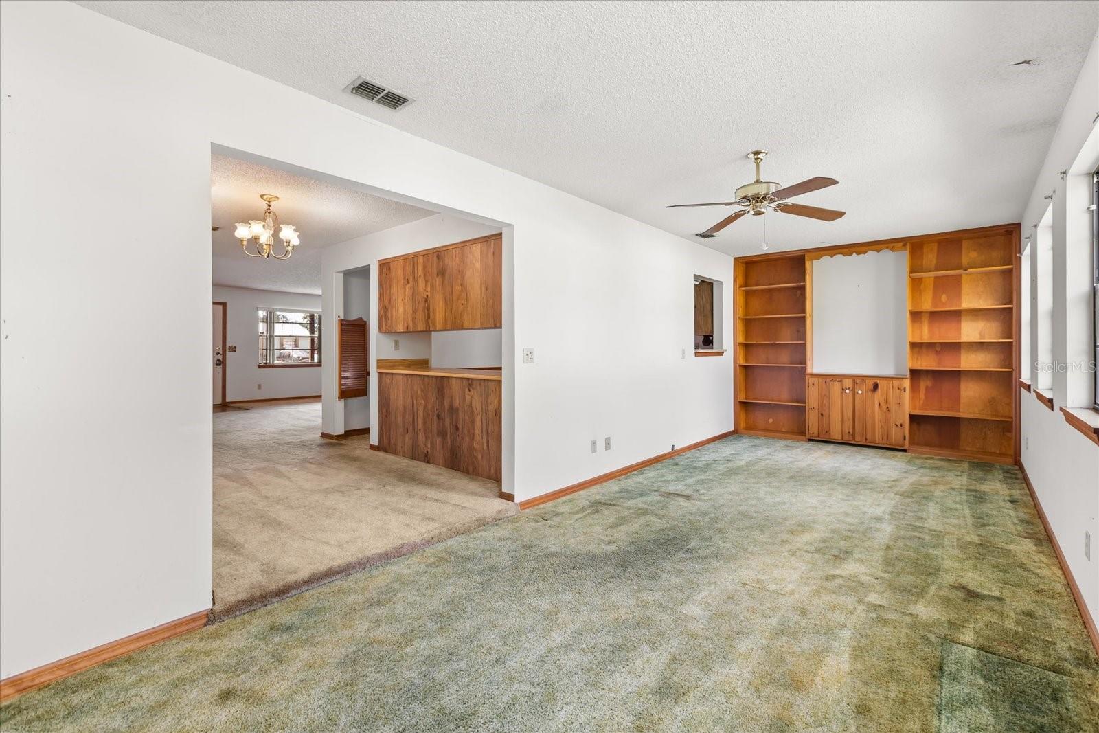 Image 5 of 27 For 407 Wyoming Avenue