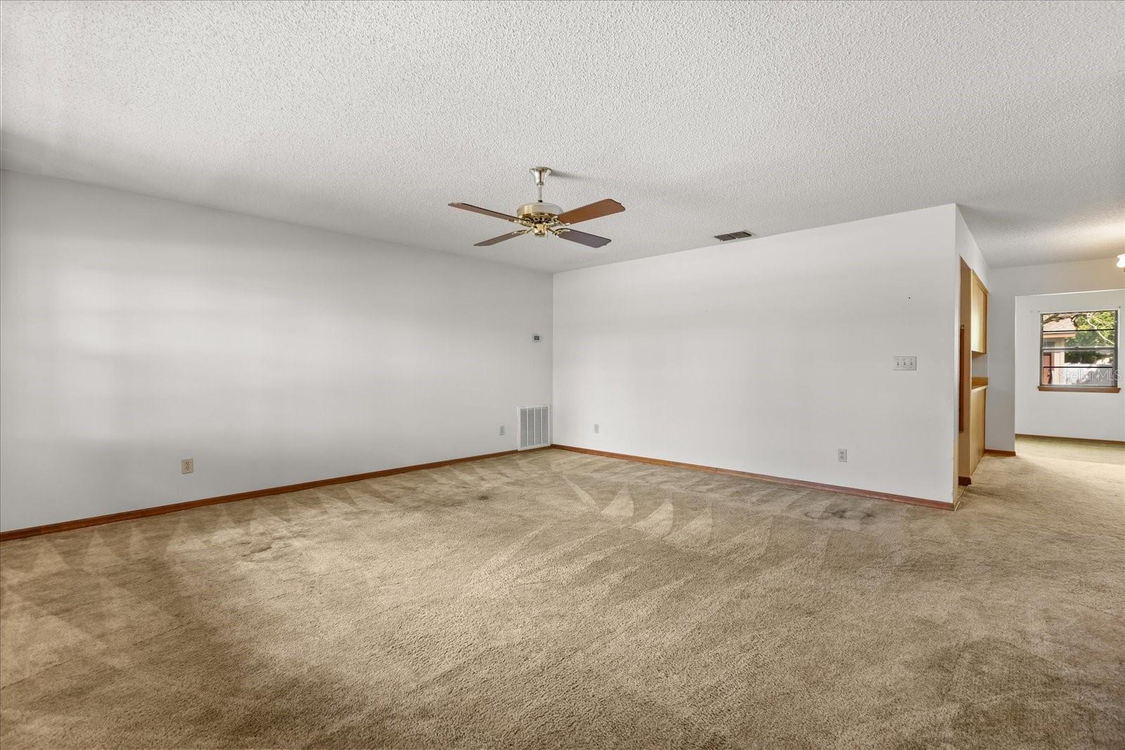 Image 8 of 27 For 407 Wyoming Avenue