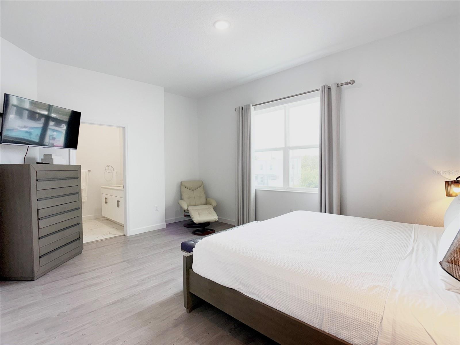 Image 19 of 37 For 332 Famagusta Drive