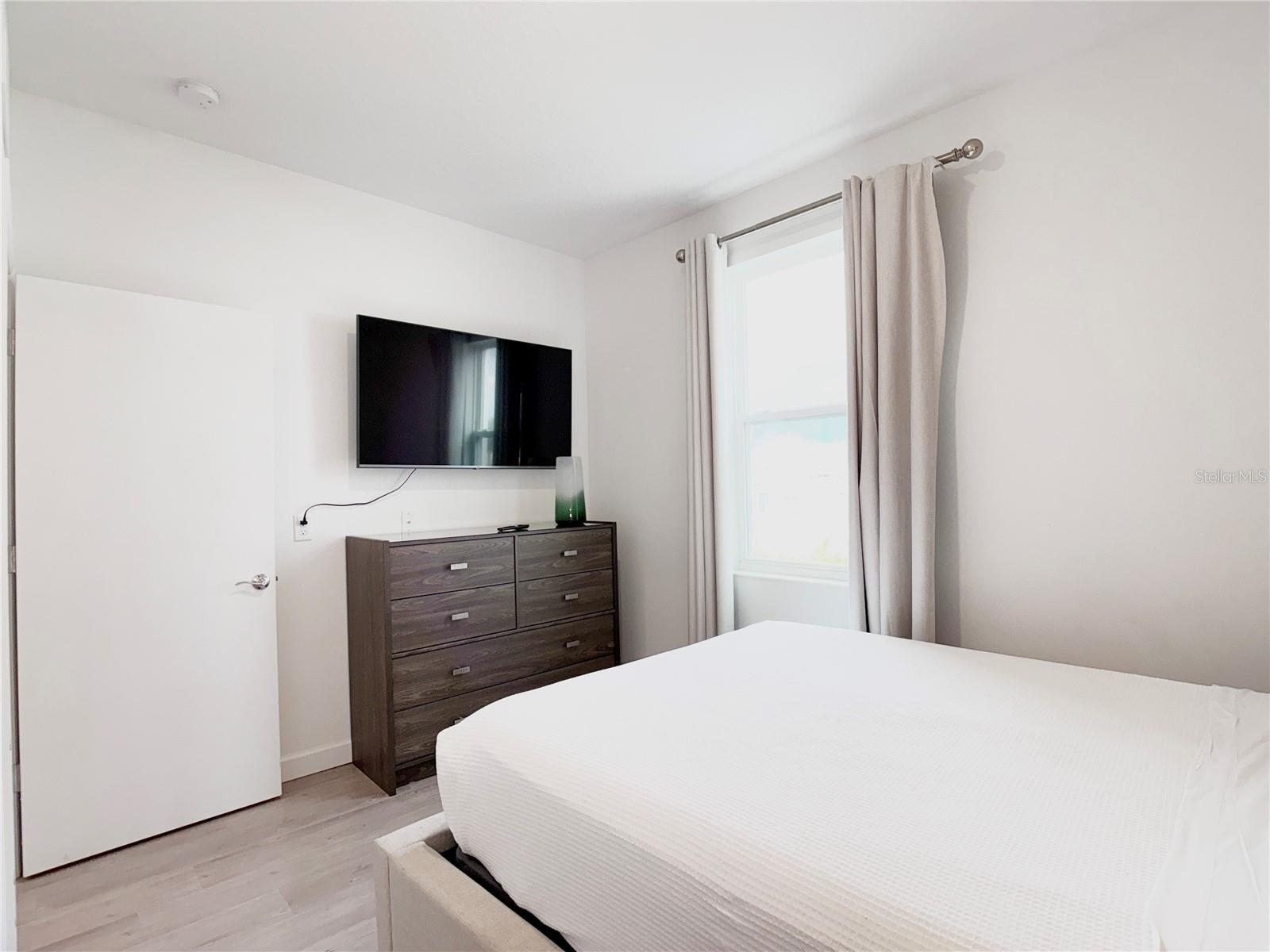 Image 28 of 37 For 332 Famagusta Drive