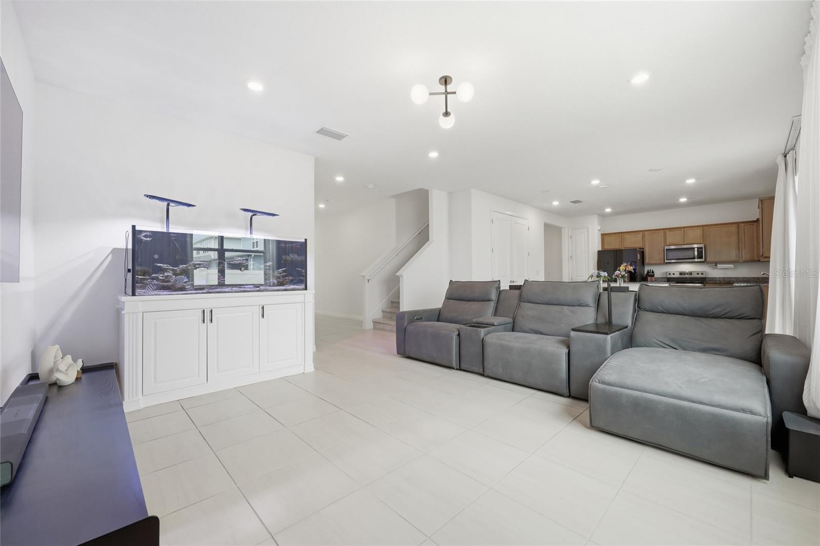 Listing photo id 17 for 6711 Willow View Avenue