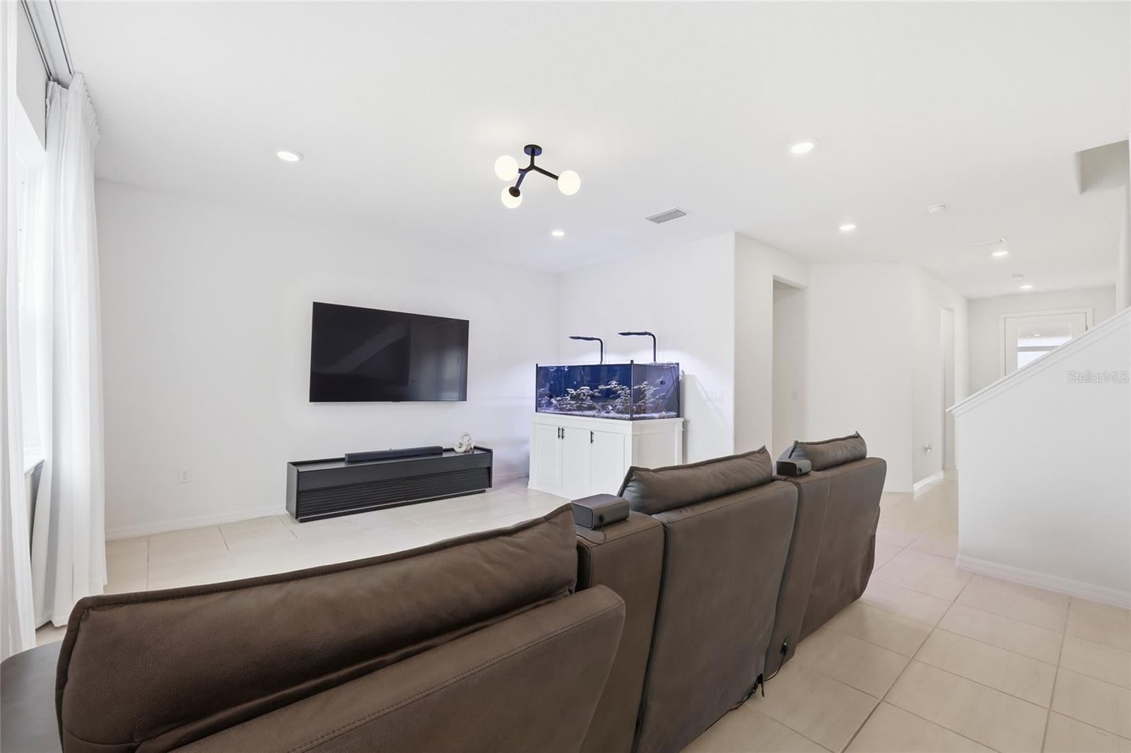 Listing photo id 18 for 6711 Willow View Avenue