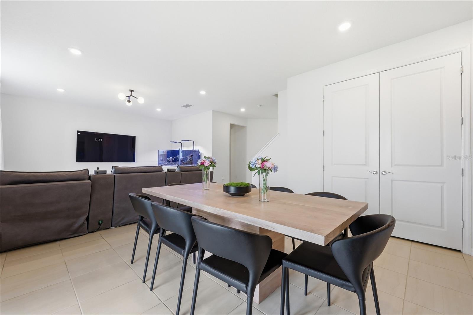 Listing photo id 20 for 6711 Willow View Avenue