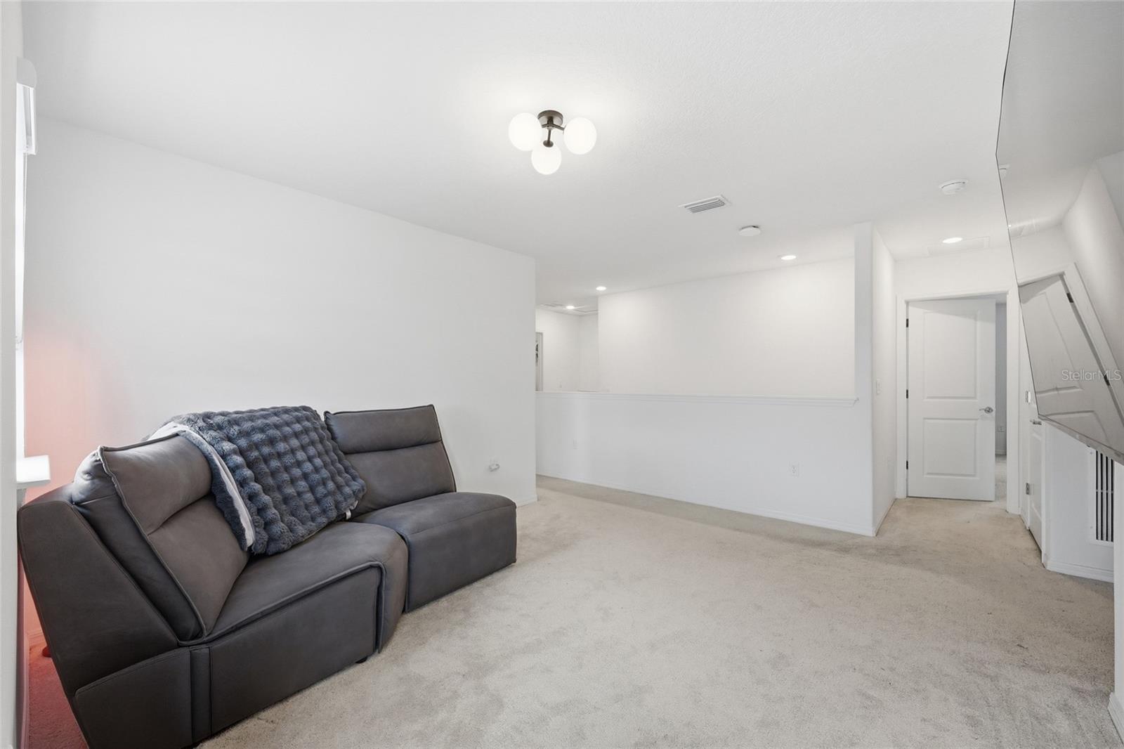 Listing photo id 31 for 6711 Willow View Avenue