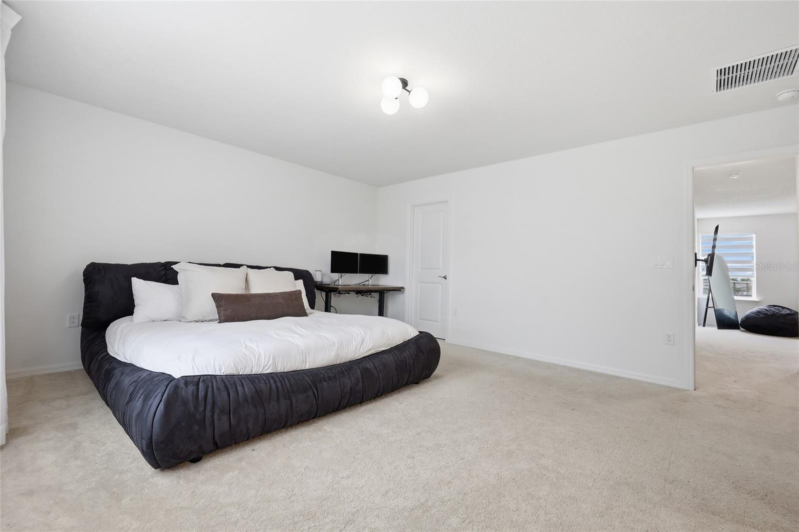 Listing photo id 33 for 6711 Willow View Avenue