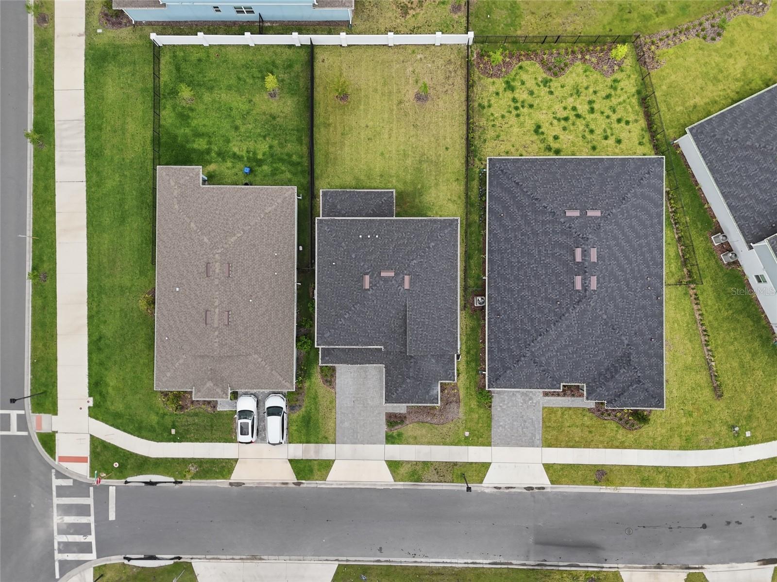 Listing photo id 2 for 6711 Willow View Avenue