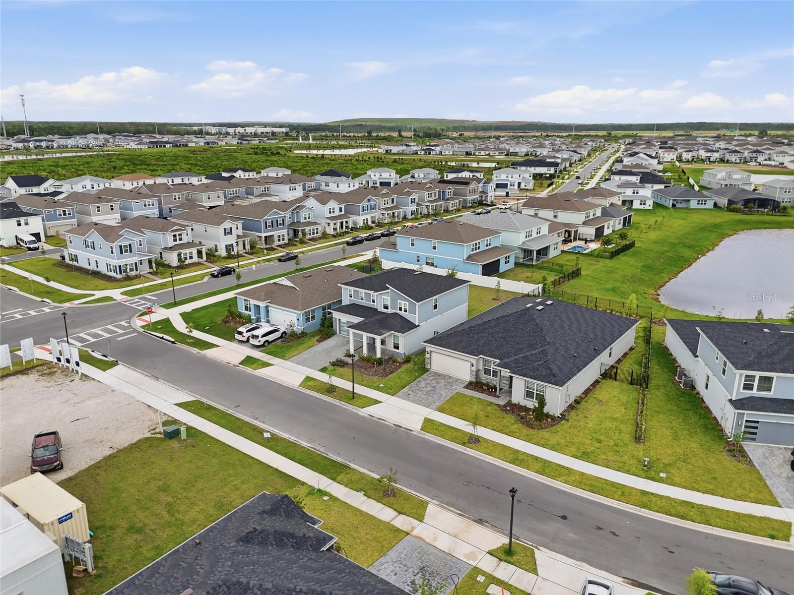 Listing photo id 3 for 6711 Willow View Avenue