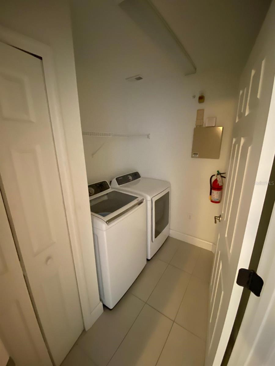 Image 12 of 13 For 5475 Vineland Road 8311