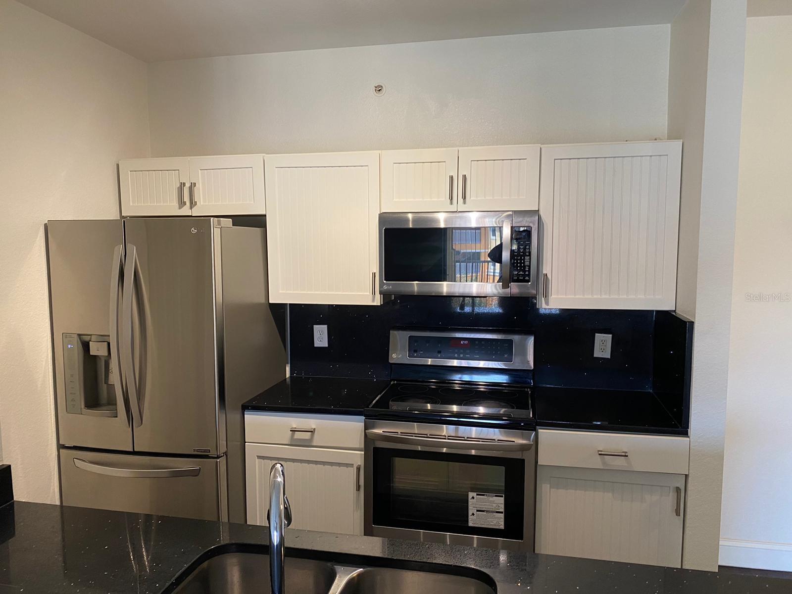 Image 7 of 13 For 5475 Vineland Road 8311