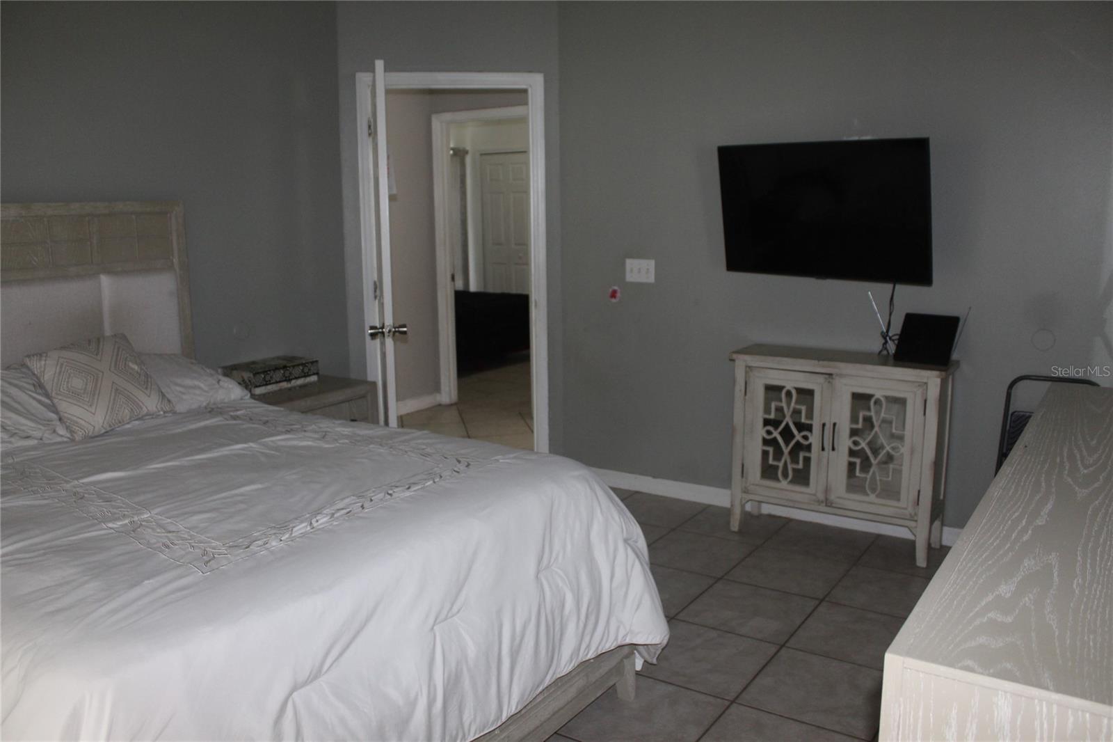 Listing photo id 10 for 10115 Vista Cove Lane