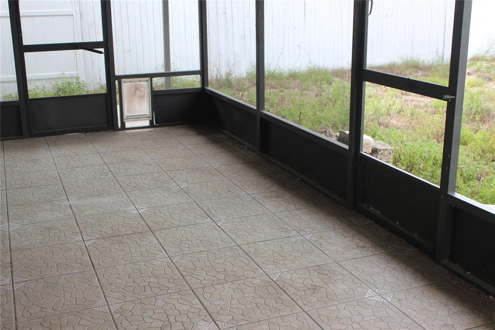 Listing photo id 17 for 10115 Vista Cove Lane