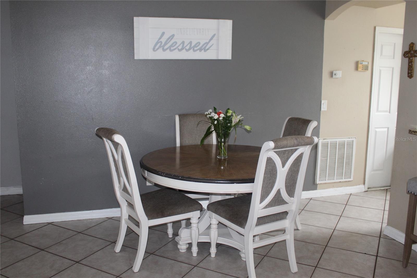 Listing photo id 5 for 10115 Vista Cove Lane