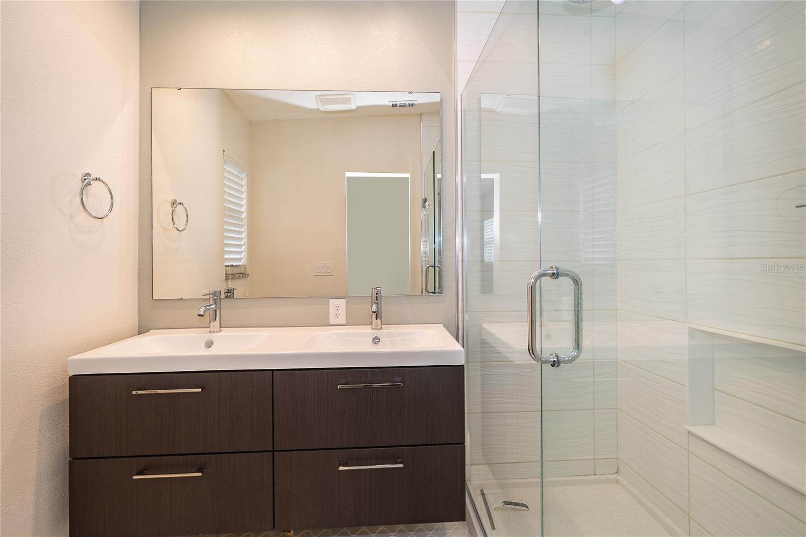 Image 24 of 35 For 4610 Elaine Place