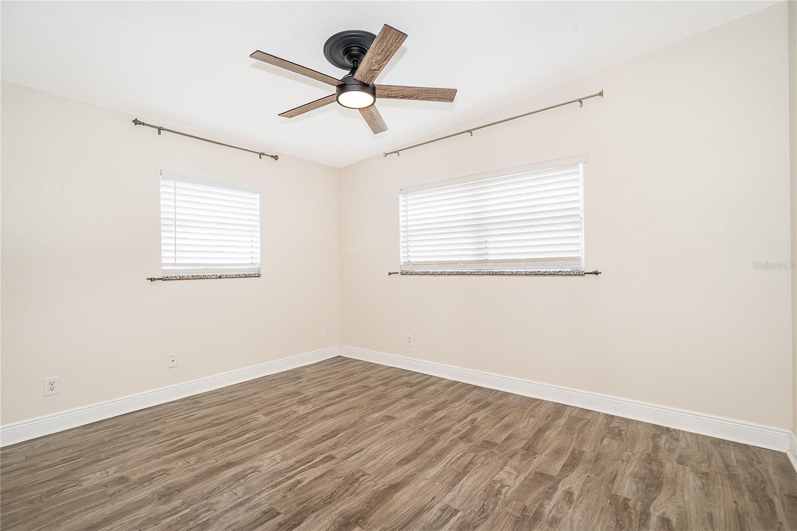 Image 27 of 35 For 4610 Elaine Place