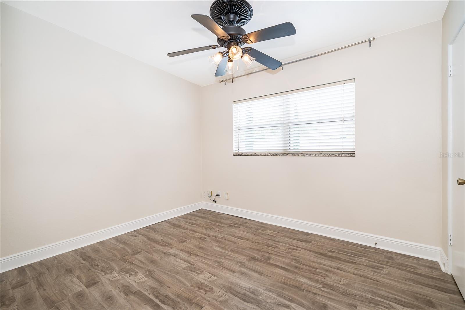 Image 29 of 35 For 4610 Elaine Place