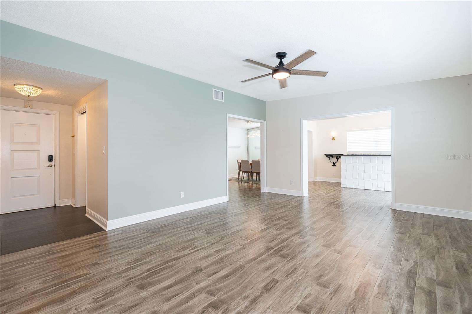 Image 6 of 35 For 4610 Elaine Place